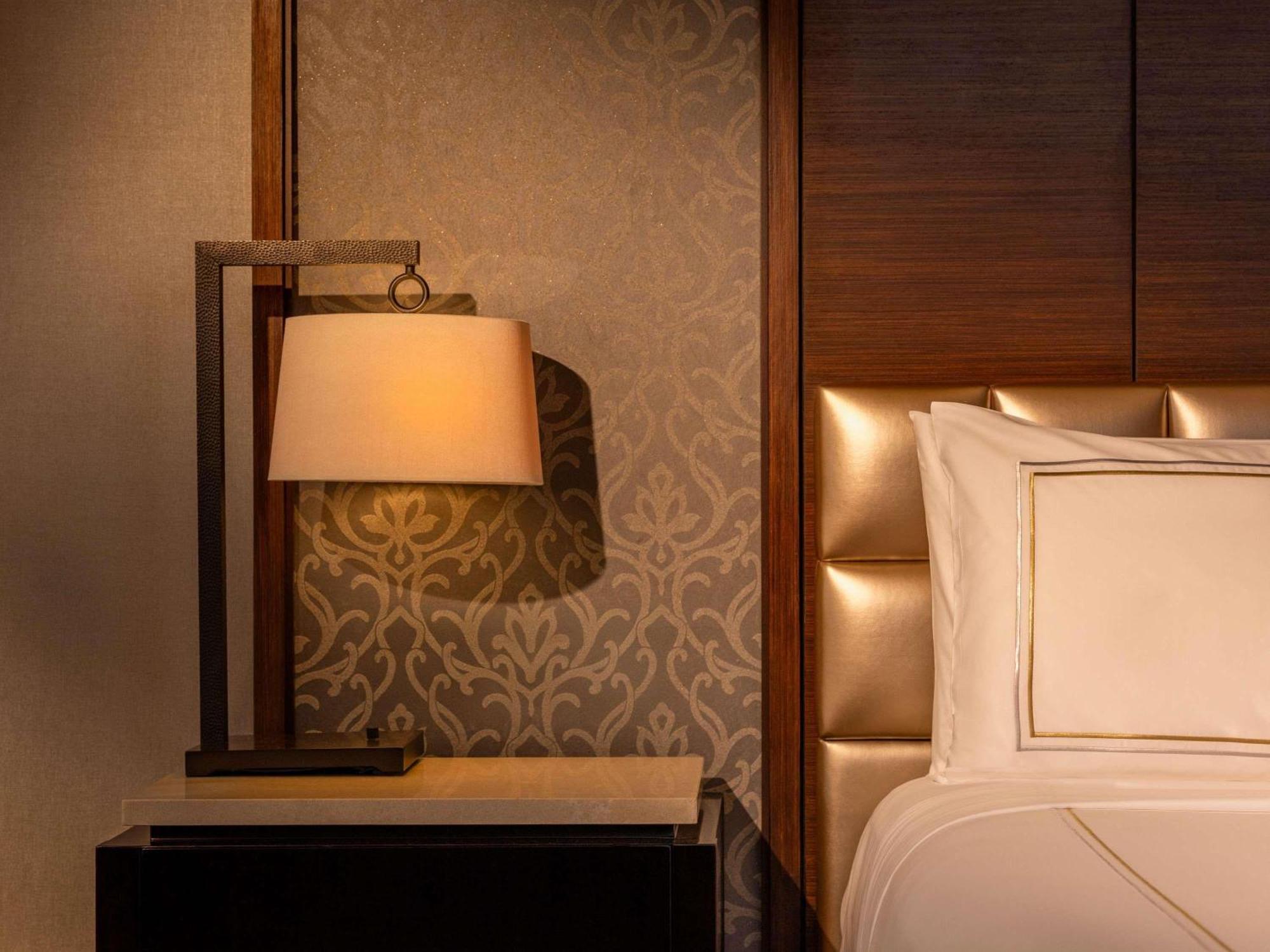 Fairmont Gold Deluxe King SK,1717092936:JPEG