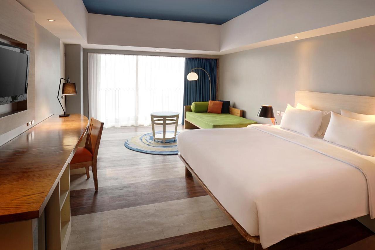 Grand Deluxe Double Room With Balcony and Single Sofa Bed